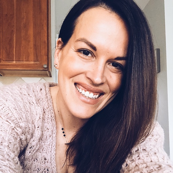 Meet your Posher, Julie - Picture 2 of 3